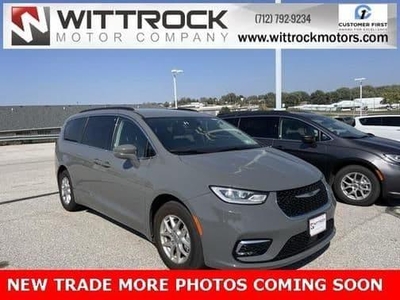 2022 Chrysler Pacifica for Sale in Denver, Colorado