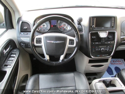 2016 Chrysler Town & Country Touring in Mishawaka, IN