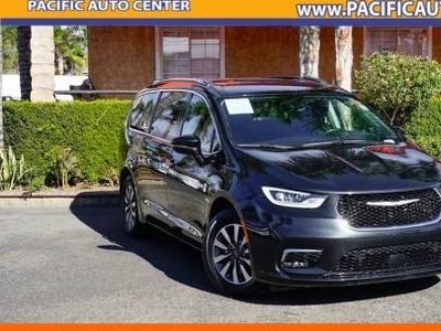 Chrysler Pacifica 3.6L V-6 Plug-In Hybrid