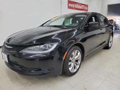 2015 Chrysler 200 S in West Haven, CT