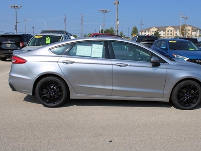 2020 Ford Fusion SE in Milwaukee, WI