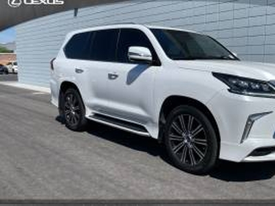 Lexus LX 5700