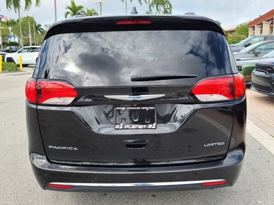 2017 Chrysler Pacifica LIMITED FWD in Miami, FL