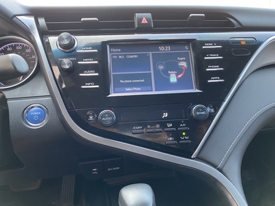 2018 Toyota Camry Hybrid SE in Rochester, MN
