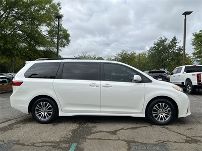 2018 Toyota Sienna XLE in Alpharetta, GA
