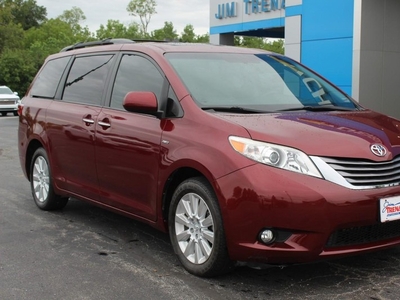 2016 Toyota Sienna XLE in Troy, MO