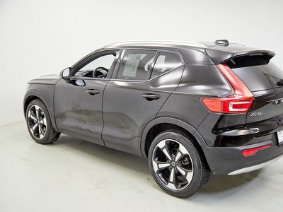 2020 Volvo XC40 Momentum in Oak Park, IL