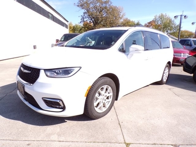 2022 Chrysler Pacifica Touring L for sale in Decatur, IN