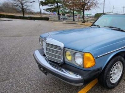 FOR SALE: 1985 Mercedes Benz 300D $10,495 USD