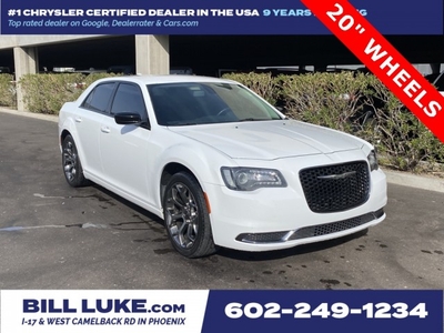 PRE-OWNED 2018 CHRYSLER 300 TOURING