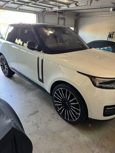 2023 Land Rover Range Rover SE Tech Pack 21-Inch Wheels Black Contrast Roof