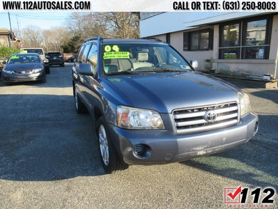 2004 Toyota Highlander in Patchogue, NY