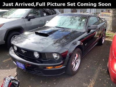 2005 Ford Mustang GT Premium 2DR Fastback