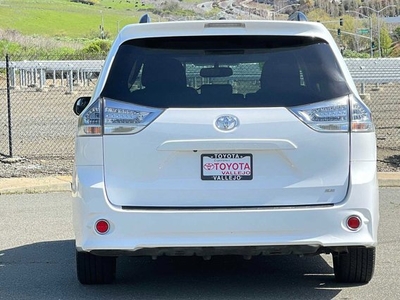 2015 Toyota Sienna SE 8-Passenger in Vallejo, CA