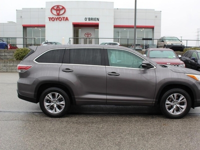 2016 Toyota Highlander LE Plus in Indianapolis, IN