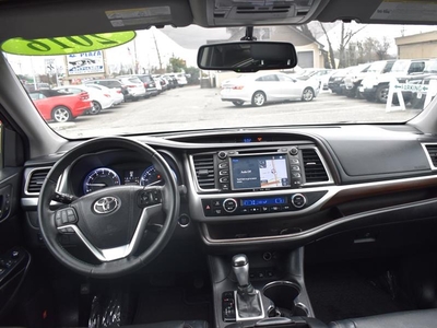 2016 Toyota Highlander LIMITED in Patchogue, NY