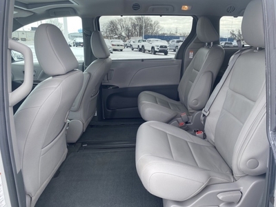 2017 Toyota Sienna XLE in Fort Dodge, IA
