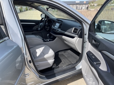2019 Toyota Highlander LE Plus in Waynesville, MO