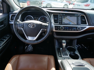 2019 Toyota Highlander Limited in Minneapolis, MN