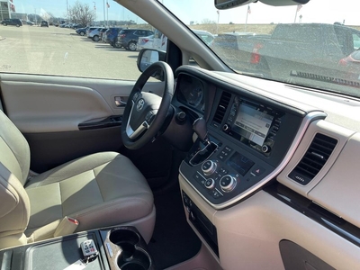 2020 Toyota Sienna XLE Auto Access Seat in Middleton, WI