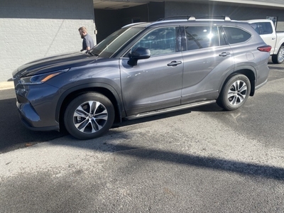 2021 Toyota Highlander XLE in Russellville, AR