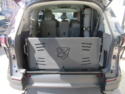 2022 Toyota Sienna LE FWD 8-Passenger (Natl) in Woodside, NY