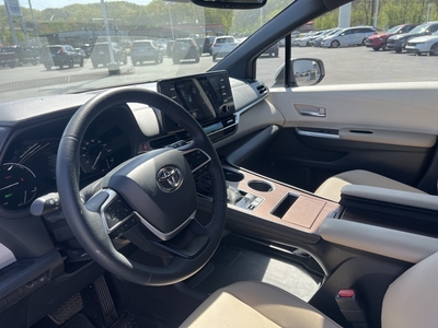 2022 Toyota Sienna XLE in Bristol, TN
