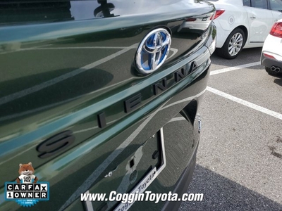 2022 Toyota Sienna XLE in Jacksonville, FL