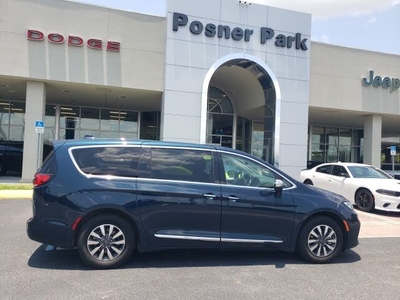 2022 Chrysler Pacifica Hybrid