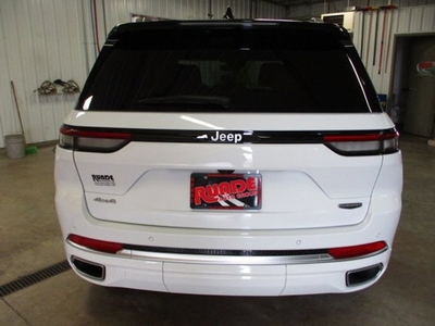 2023 Jeep Grand Cherokee Summit in East Dubuque, IL