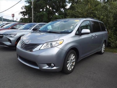 2013 Toyota Sienna for Sale in Co Bluffs, Iowa