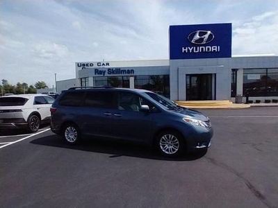 2015 Toyota Sienna for Sale in Co Bluffs, Iowa