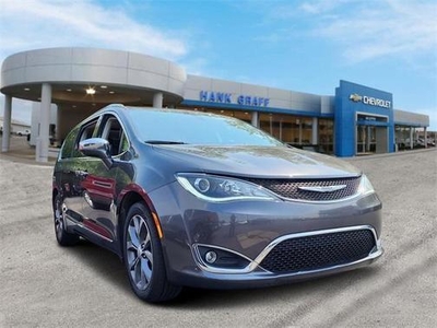 2020 Chrysler Pacifica for Sale in Co Bluffs, Iowa