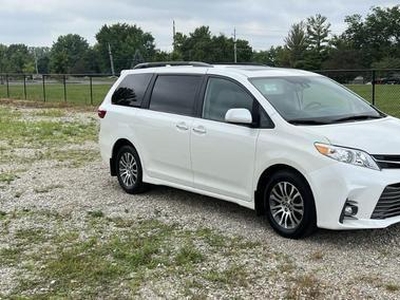 2020 Toyota Sienna for Sale in Co Bluffs, Iowa