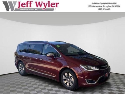 2018 Chrysler Pacifica Hybrid for Sale in Chicago, Illinois