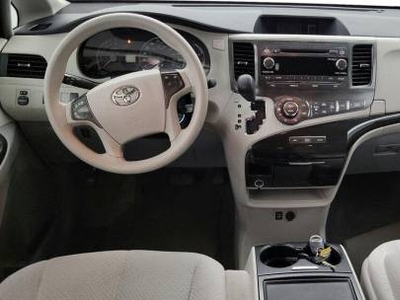Toyota Sienna 3.5L V-6 Gas