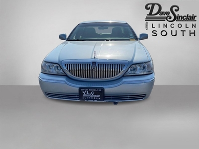 2011 Lincoln Town Car Signature Limited in Saint Louis, MO