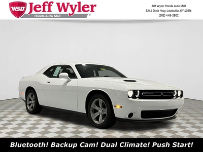 Challenger SXT RWD Coupe