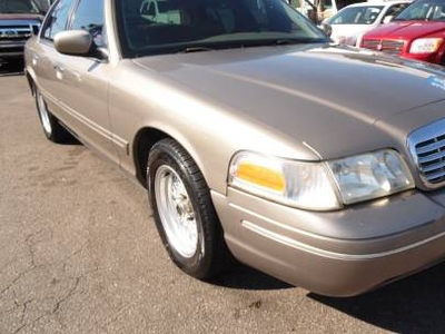 Ford Crown Victoria 4.6L V-8 Gas