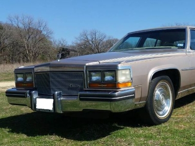 FOR SALE: 1985 Cadillac Fleetwood $12,495 USD