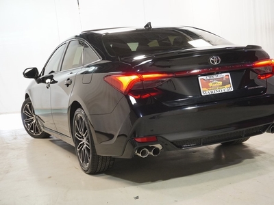 2019 Toyota Avalon Touring in Chicago, IL