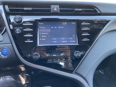 2019 Toyota Camry Hybrid SE in Rochester, MN