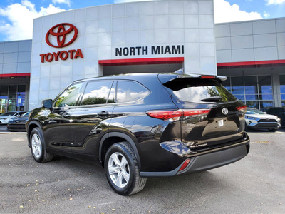 2020 Toyota Highlander LE in Miami, FL