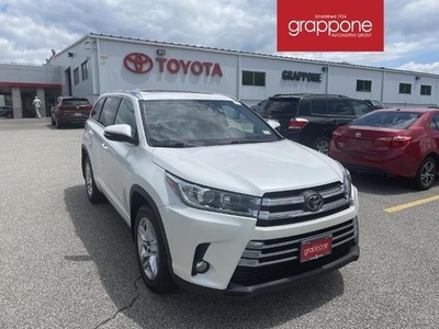 2018 Toyota Highlander for Sale in Northwoods, Illinois