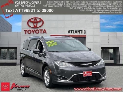 2019 Chrysler Pacifica for Sale in Chicago, Illinois