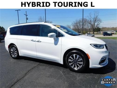 2021 Chrysler Pacifica Hybrid for Sale in Saint Louis, Missouri