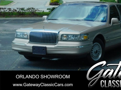 1997 Lincoln Town Car Signature Series