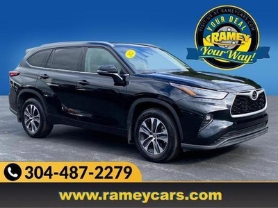 2022 Toyota Highlander for Sale in Chicago, Illinois