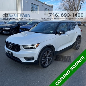 Used 2021 Volvo XC40 R-Design With Navigation & AWD