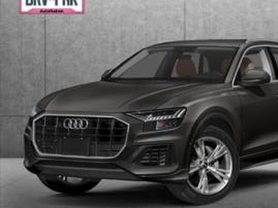 Audi Q8 3000